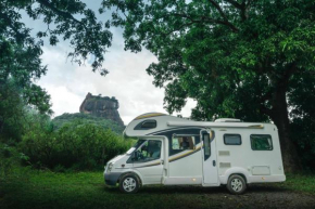 RV Motorhome - Campervan